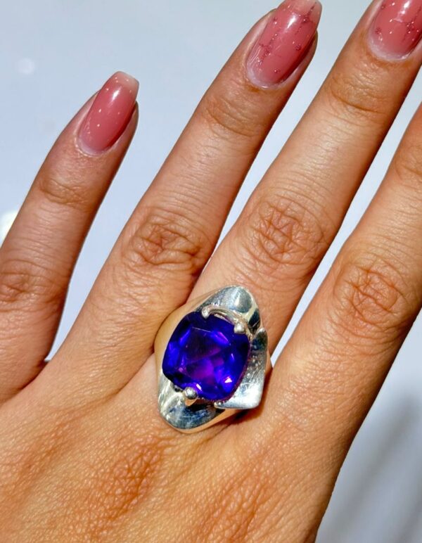 Anillo en plata .925de Cuarzo Amatista AAA