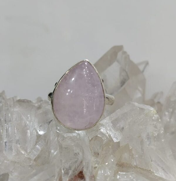 Anillo Plata .925 de Cuarzo Rosa Gota Ajustable