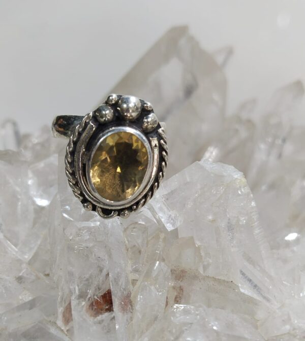 Anillo de Plata .925 de Ópalo con Diseño