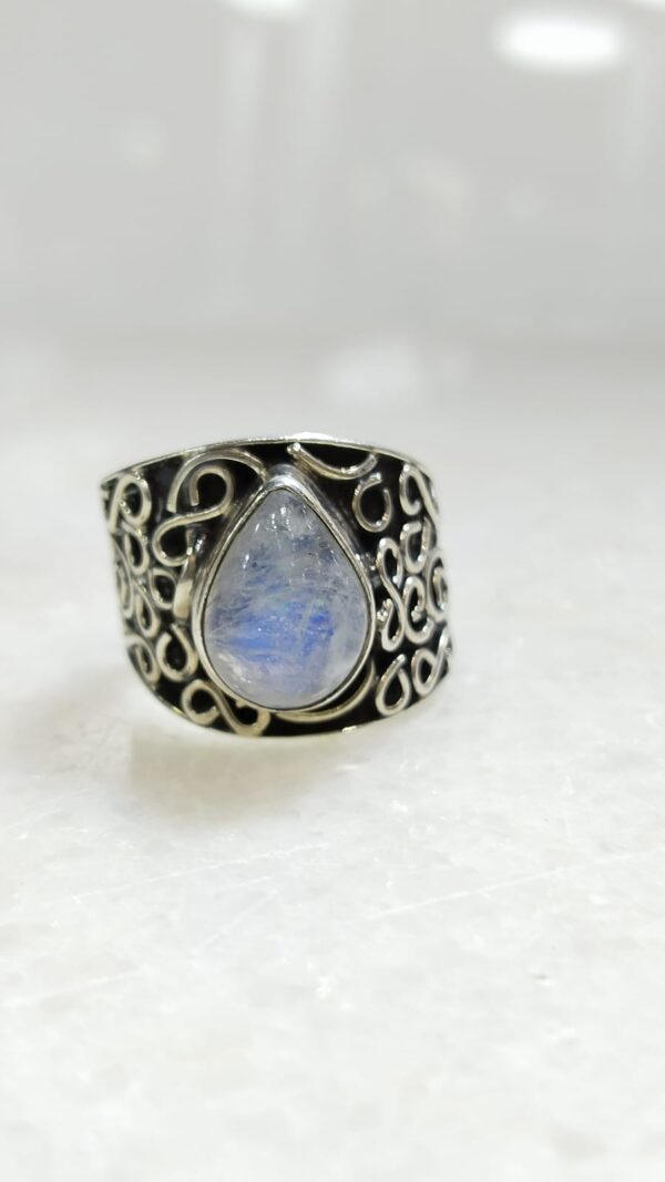Anillo de Plata .925 de Piedra Luna Ajustable con Diseño