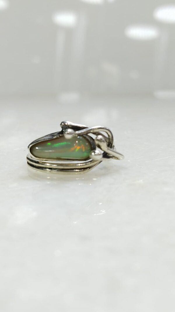Anillo Plata .925 de Ópalo #7.5 con Diseño